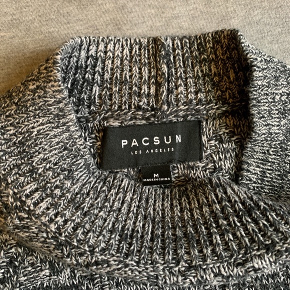 Pacsun Mock-Turtleneck - Picture 2 of 4